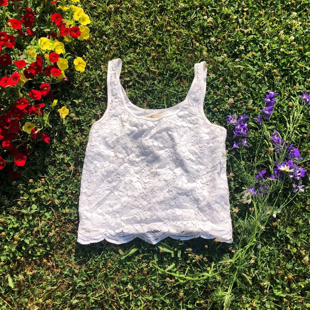 (🌸3 FOR $15 DEAL!) Hollister Lace Crop Tank - Picture 1 of 7